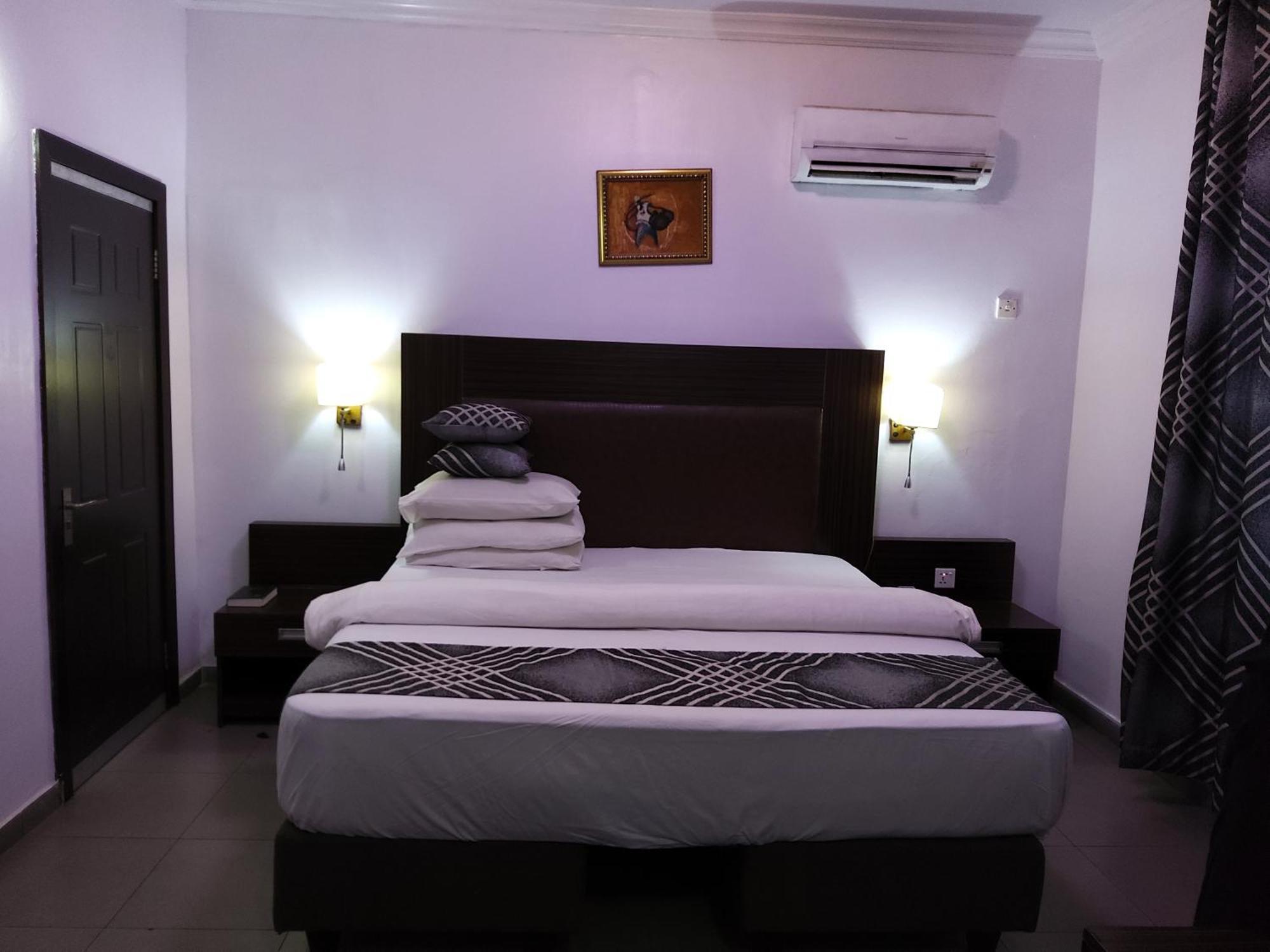 Crownedge Hotels Икея Экстерьер фото