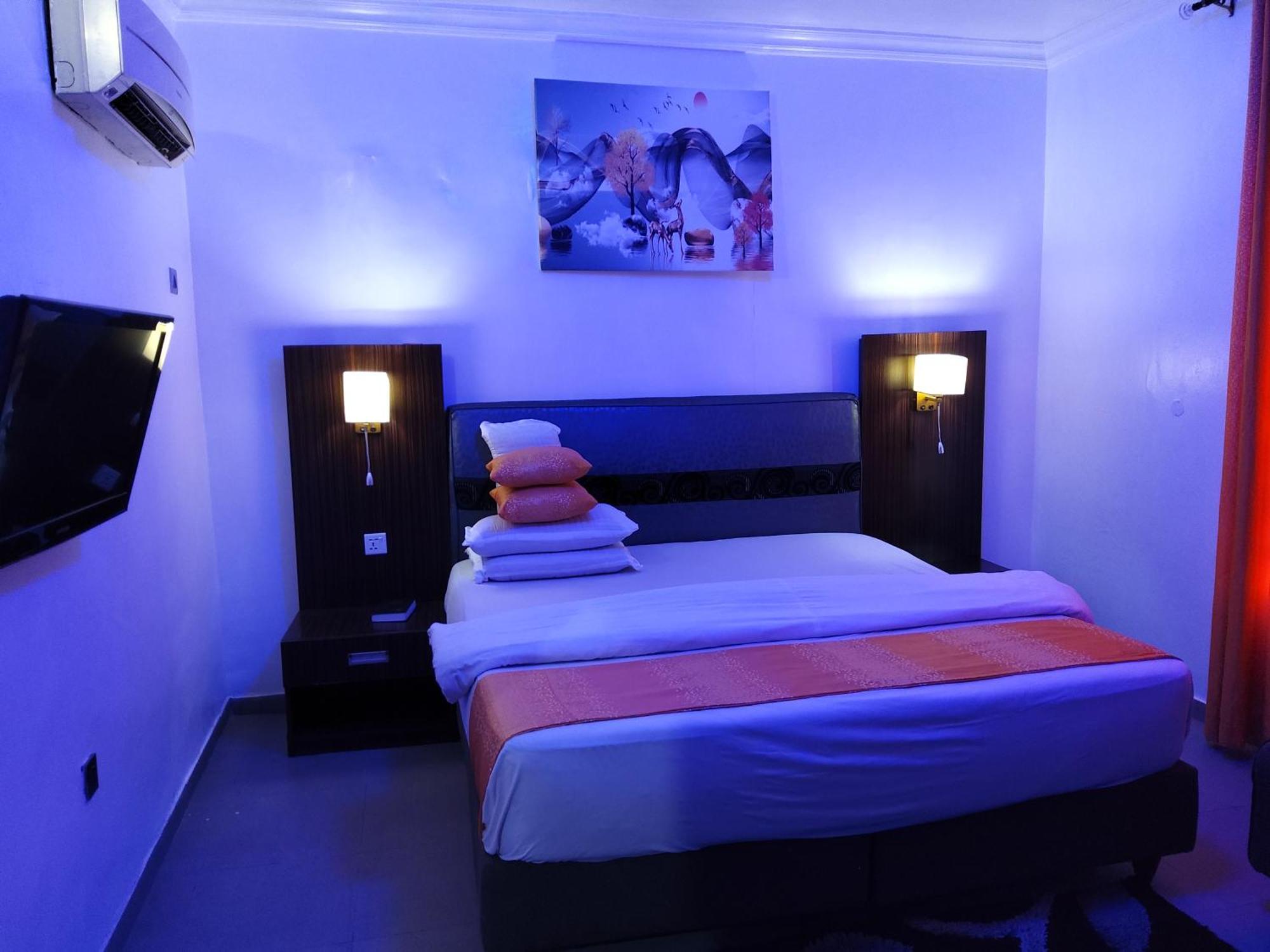 Crownedge Hotels Икея Экстерьер фото