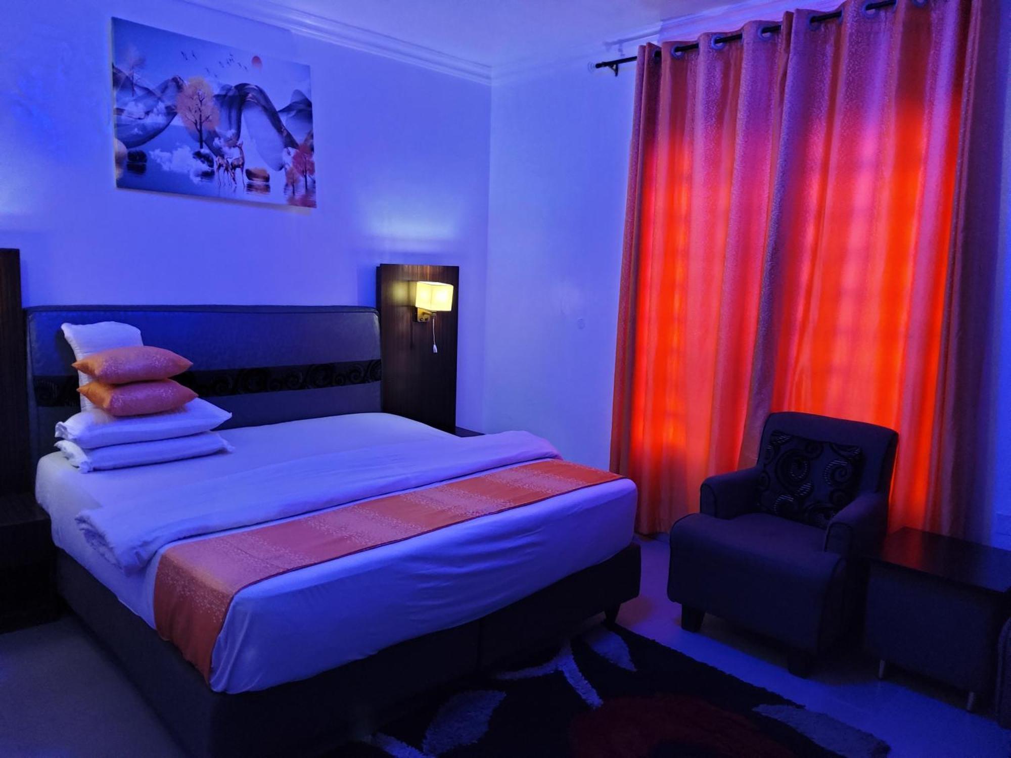 Crownedge Hotels Икея Экстерьер фото