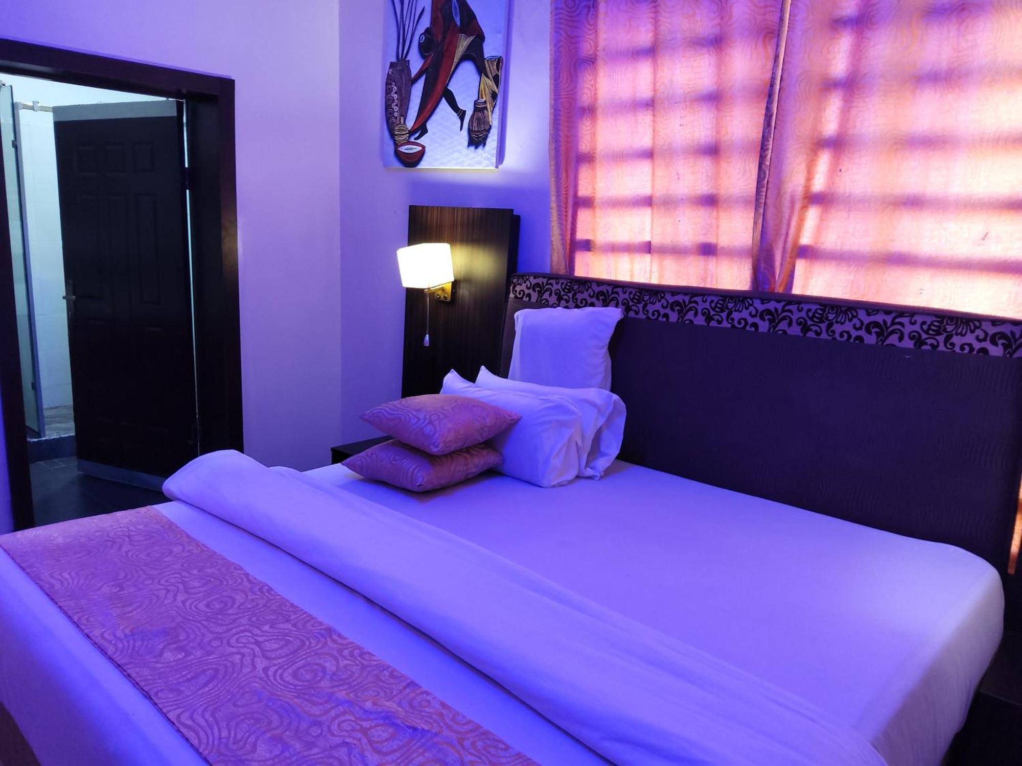 Crownedge Hotels Икея Экстерьер фото